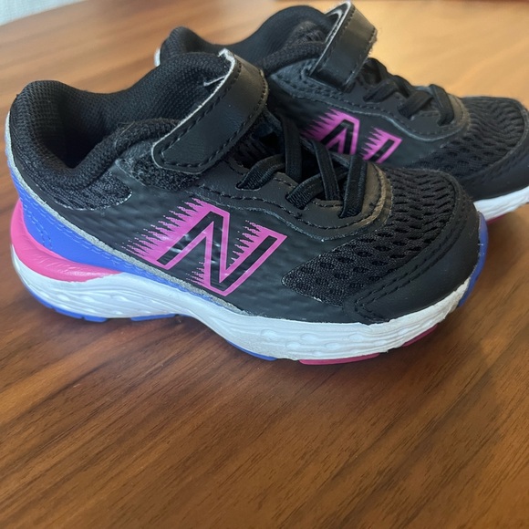 New Balance 680v6 Toddler size 5 - Picture 3 of 4